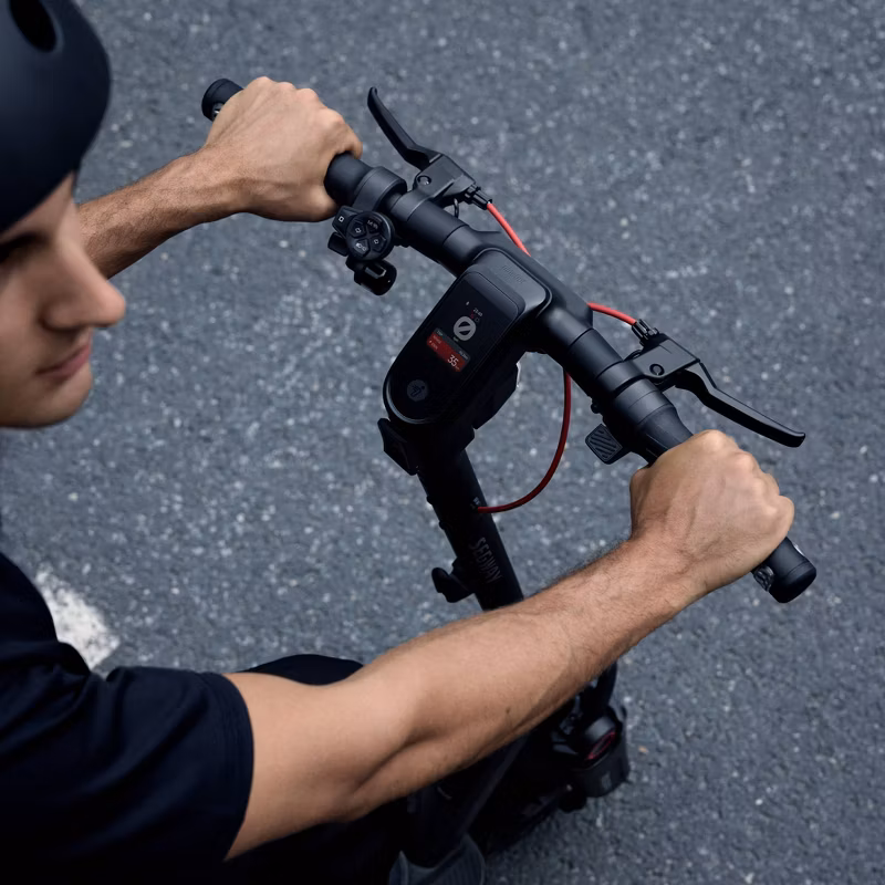🚀 Max G3 Electric Scooter – 80km Long Range, Dual Suspension, 2000W Motor, Smart TFT Display